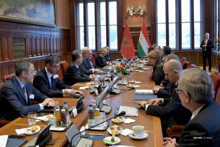 Dobri odnosi država donose koristi ekonomiji ocijenjeno na razgovorima premijerâ CG i Mađarske