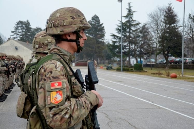 Tema: Uvođenje dobrovoljnog služenja vojnog roka - TV Magazin, RTCG - 24. februar 2017