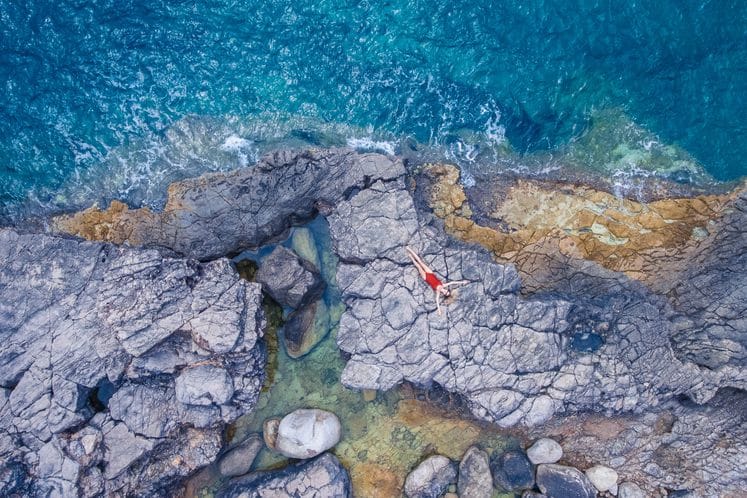 Saopštenje: Fotografija Lady in Red snimljena u Crnoj Gori među top 10 finalista za prestižnu nagradu Sony World Photography Awards 2017