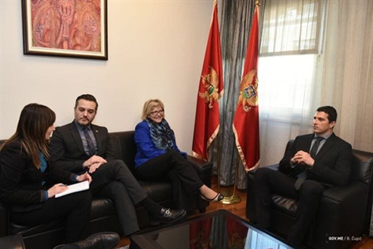 Minister of Sports hosts US Ambassador