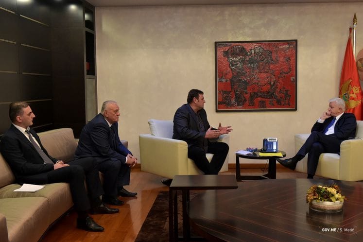 PM Marković: To pay special attention to improving dialogue with civil servants and employees