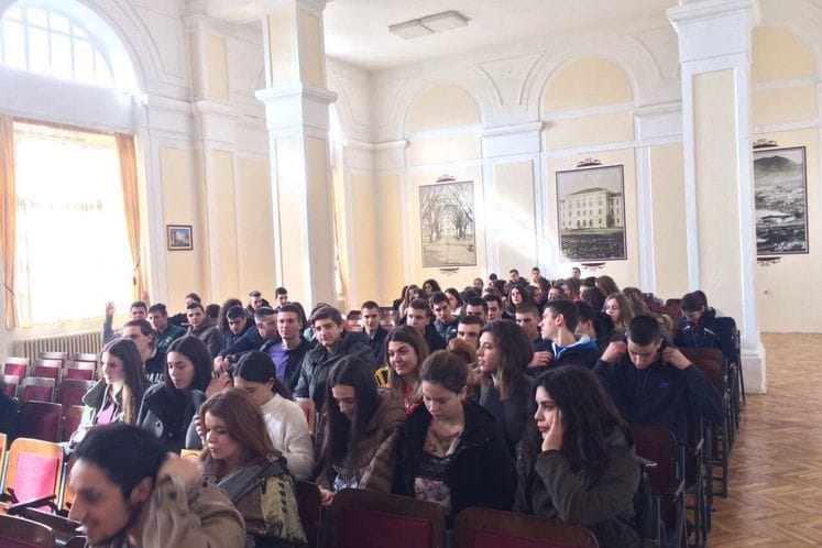 Volonterski klub JU Gimnazija "Slobodan Škerović" obilježio Dan sigurnog interneta