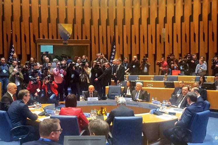 Montenegro committed to regional cooperation, EU should strengthen presence in Balkans, PM Marković says at WB meeting in Sarajevo