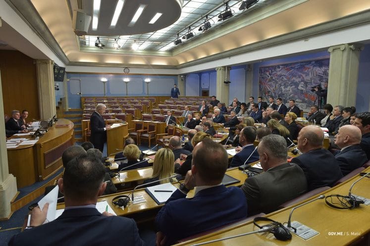 Predsjednik Vlade Duško Marković odgovarao na poslanička pitanja u okviru premijerskog sata