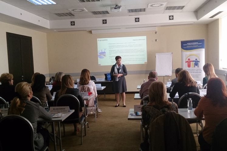 SAOPŠTENJE:Predstavnici područnih jedinica ZZZCG i centara za socijalni rad uspješno završili obuku „Rad sa osjetljivim ciljnim grupama“