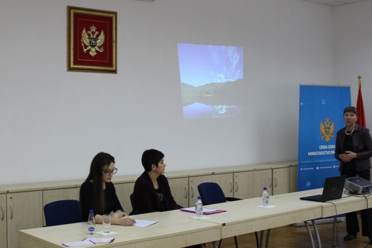 U Ministarstvu prosvjete održano predavanje o prevenciji karcinoma dojke i grlića materice