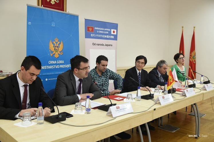 Vlada Japana donirala preko 110 000 eura školi „Boško Buha“ i Opštini Herceg Novi