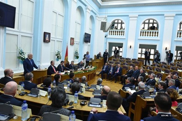 Prime Minister Marković speaks in Parliament about Draft Law on Ratification of North Atlantic Treaty