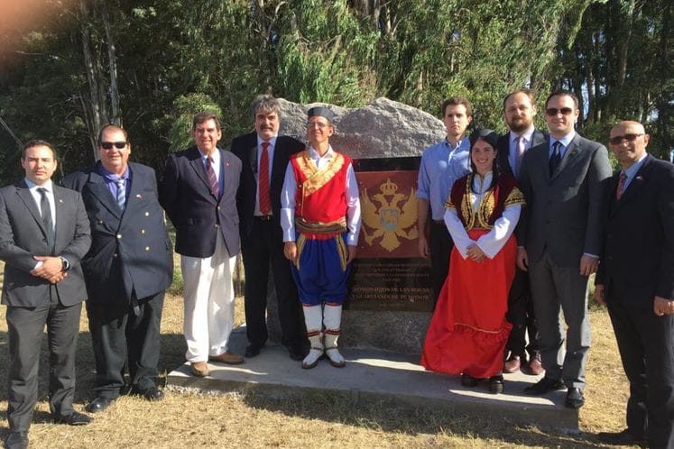 SPOMENIK CRNOGORSKIM ISELJENICIMA U URUGVAJU