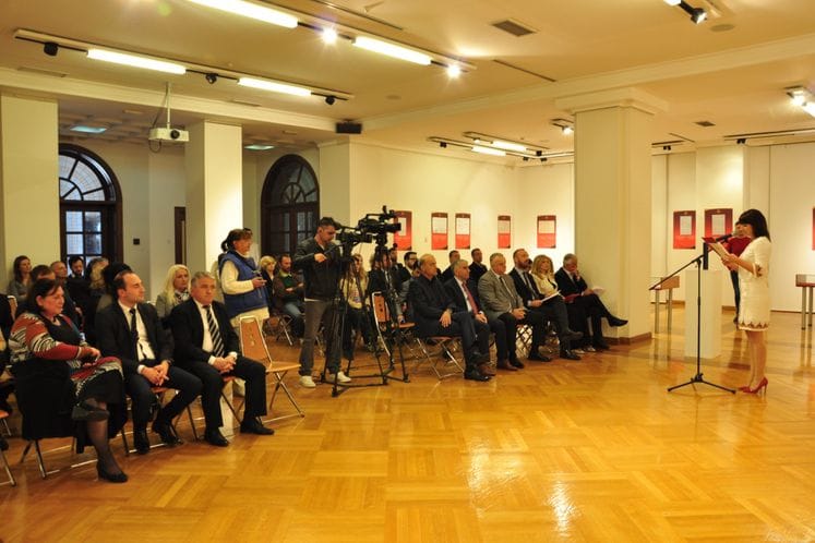 Uručena plaketa za najbolji istraživački prilog na temu “Socijalna integracija Roma u Crnoj Gori”