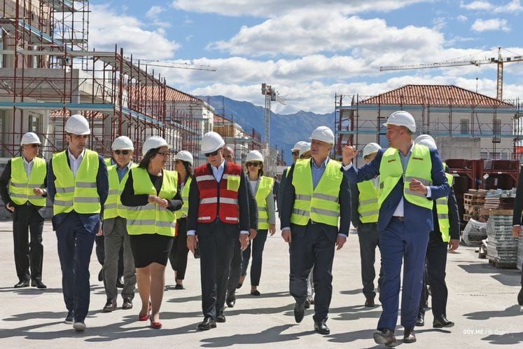PM Marković visits Portonovi construction site: This is type of investor we want to have in Montenegro