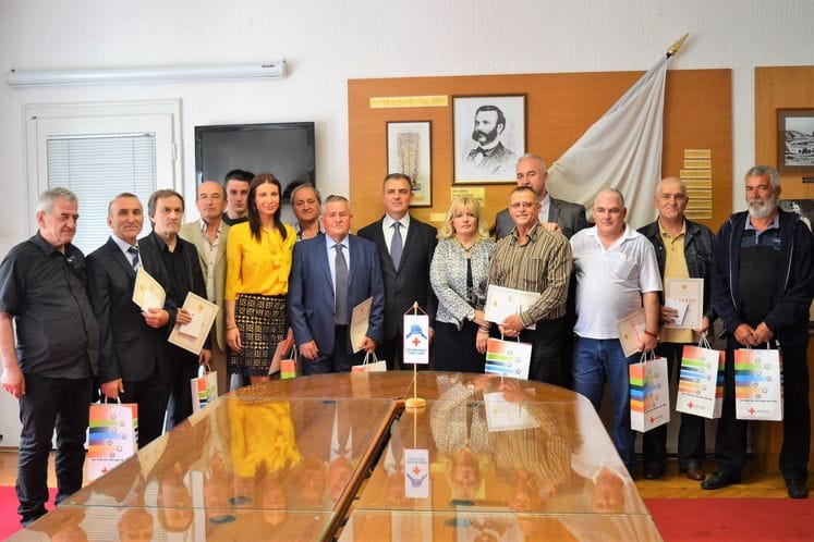 Ministar Hrapović uručio nagrade najzaslužnijim dobrovoljnim davaocima krvi