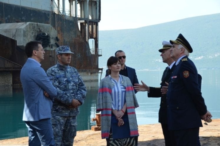 Ministar Bošković obišao skladišta Mornarice VCG i sastao se članovima “Udruženja vojnih beskućnika”