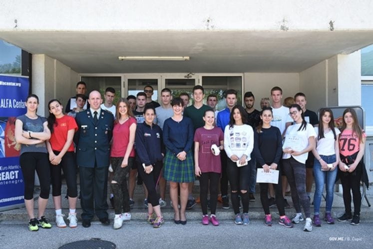 Ljuljanaj uručila nagrade srednjoškolcima koji su ušli u finalni krug takmičenja „Sigurna budućnost“