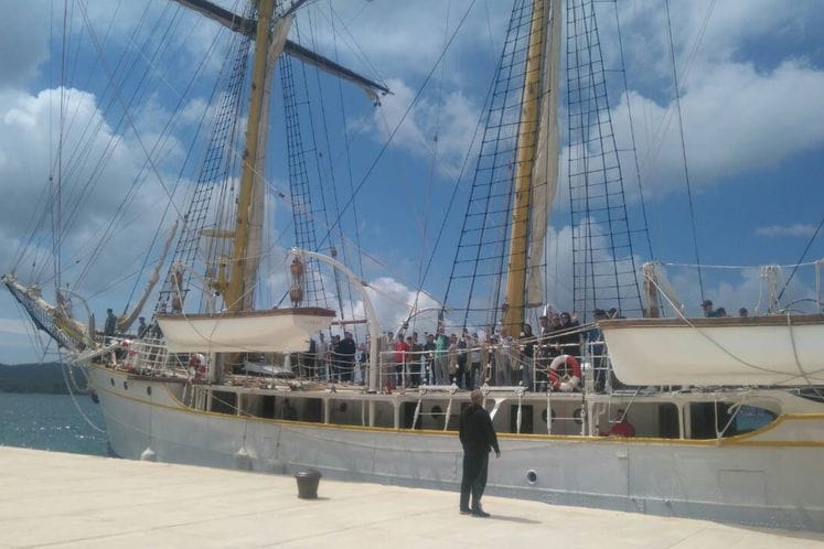 Prva grupa maturanata Srednje pomorske škole Kotor isplovila brodom Jadran