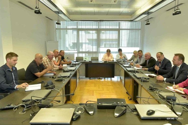 Ministar Simović sa poljoprivrednicima iz Tuzi i Golubovaca: Dijalogom do fer uslova na tržištu