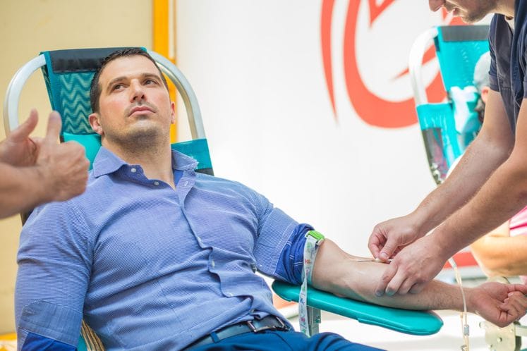 Ministar sporta Nikola Janović promoter javne kampanje dobrovoljnog davalaštva krvi: Daj krv. Daj sad. Daj često!