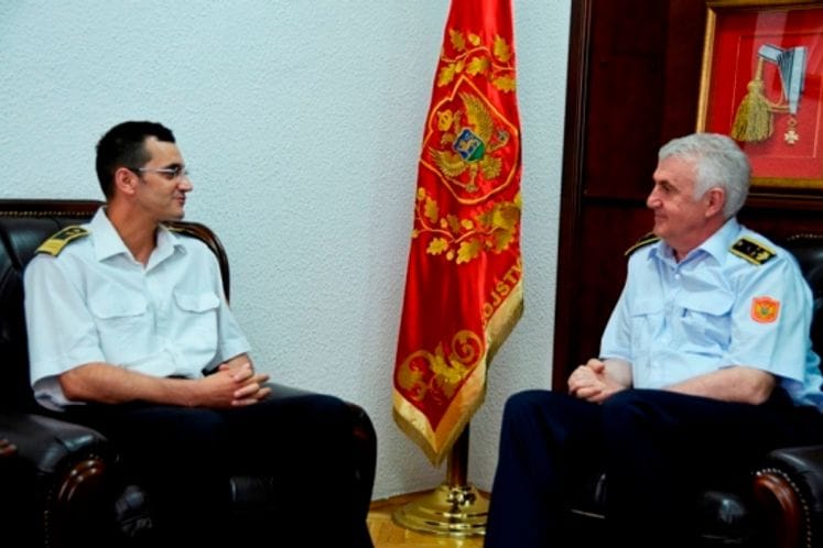 General Jokić primio poručnika bojnog broda Damira Stojanovića nakon misije u Komandi operacije ATALANTA