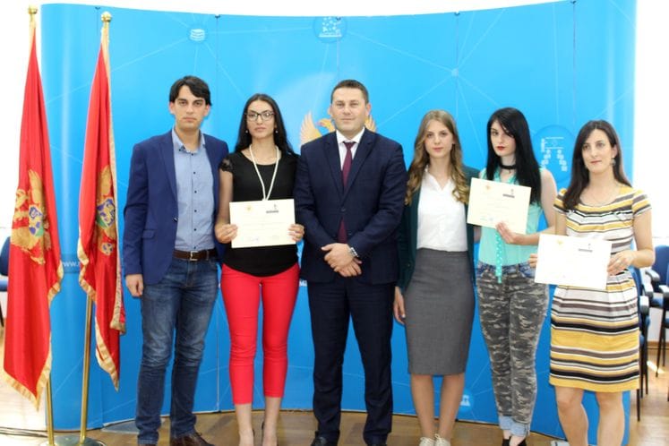 Ministarstvo prosvjete nagradilo najbolje učeničke parlamente