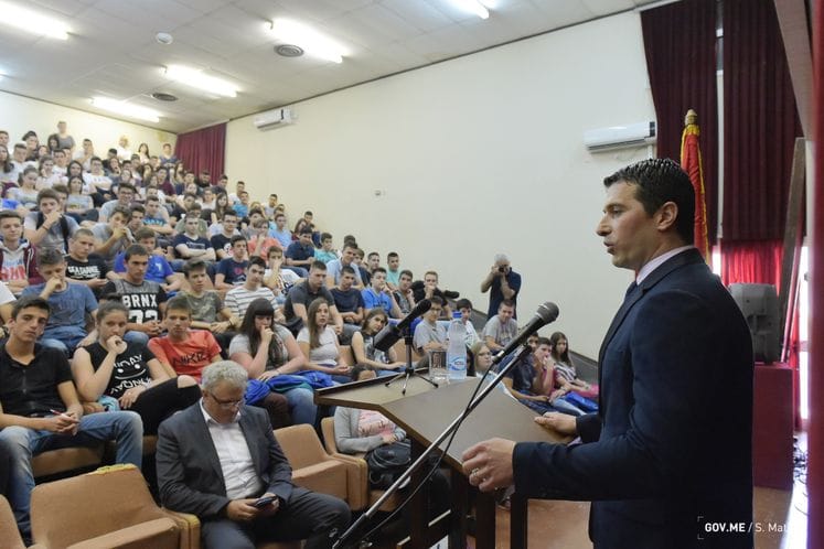 Ministar sporta Nikola Janović najavljuje renoviranje školskih sportskih objekata: Fiskulturne sale i poligoni pet crnogorskih škola od jeseni u novom ruhu