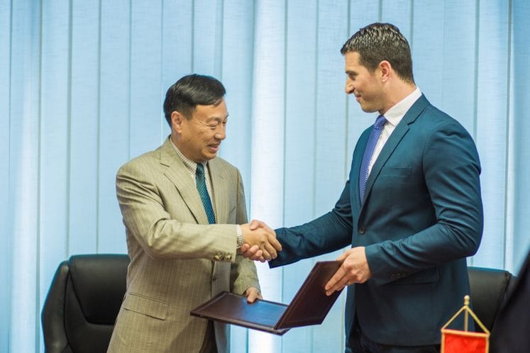 Ambasador Kine u Crnoj Gori i ministar sporta potpisali Ugovor o donaciji u korist školskog sporta, vrijedan više od 110 hiljada eura i najavili: Ovo je tek početak!