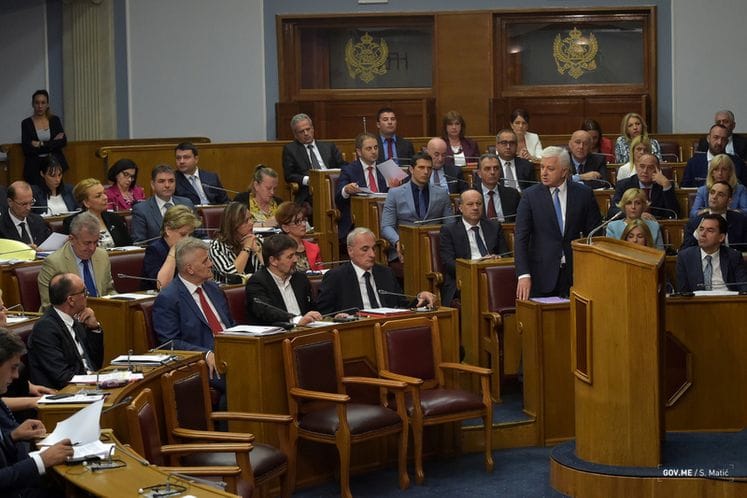 PM Marković at Parliament: Government does not use populism to gain popularity but protects State and institutions, creates conditions for better life for citizens