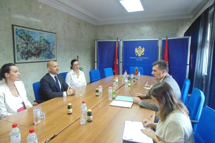 Pejanović- Perks: Snažan zajednički doprinos podizanju svijesti građana o zaštiti prava djece