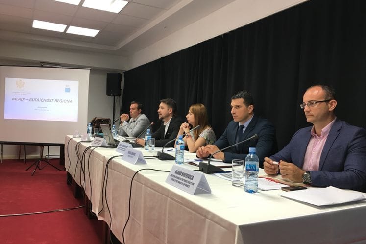 Ministar sporta Nikola Janović otvorio seminar „Mladi-Budućnost Regiona“: Mladi važni koliko ekonomija i politika zemlje