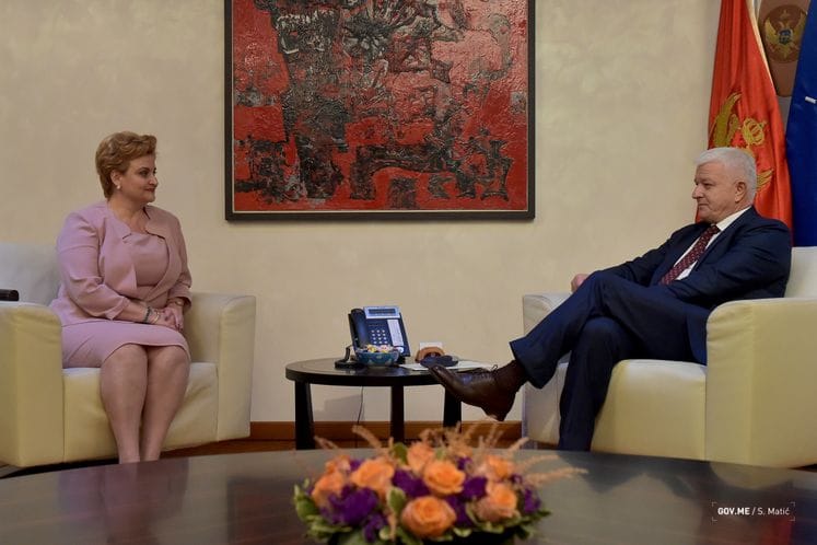 PM Marković meets with DPM of Romania: Concrete cooperation in continuation of European integration process of Montenegro is agreed