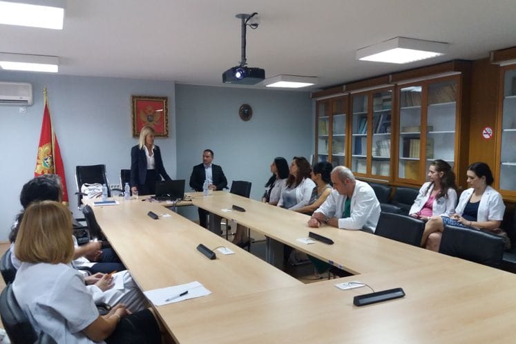 Representatives of Clinical Centre of Montenegro talk to Minister Damjanović about Initiative to establish international institute