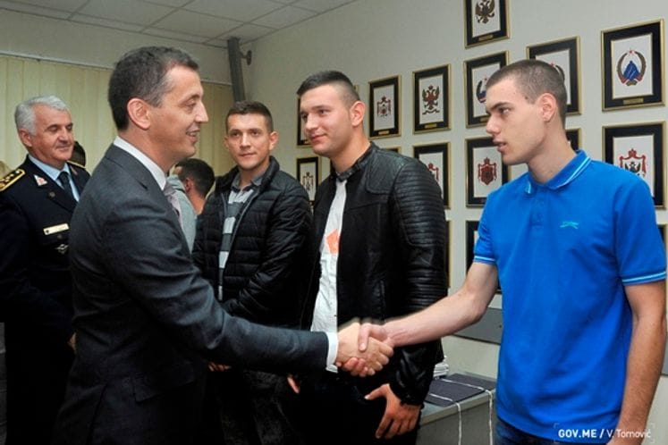 Bošković novim vojnicima po ugovoru: Vojnik je onaj koji državu stavlja ispred svog ličnog interesa