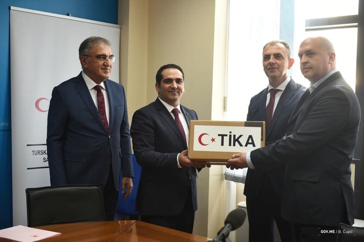 Ministar Hrapović uručio EKG aparate, donaciju turske Agencije TIKA