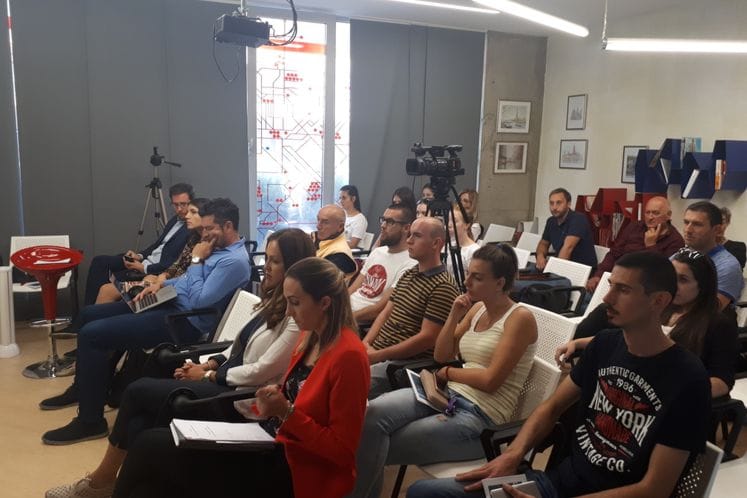 Molekularni mikrokosmos – DNK galaksija: Crnogorski studenti u inostranstvu predstavili istraživanja