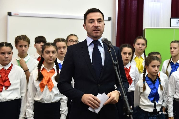 Ministar Bogdanović otvorio prvu Dječiju čitaonicu