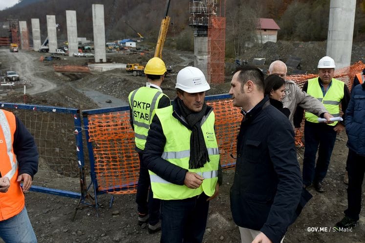 Ministar Pavle Radulović na gradilištu Autoputa: Tok Tare nije izmješten