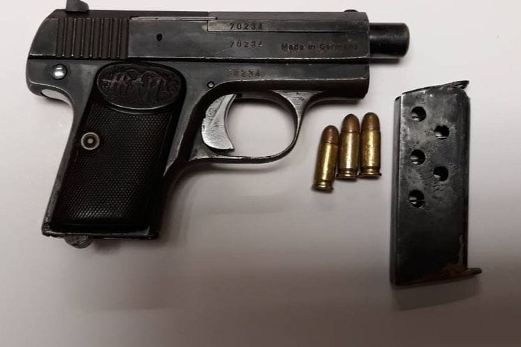 Bar: Policija pronašla pištolj i municiju u ilegalnom posjedu