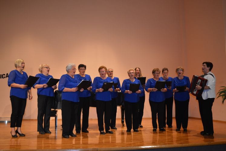 PREDSTAVNICI UDRUŽENJA CRNOGORACA IZ KOPRIVNICE POSJETILI TIVAT