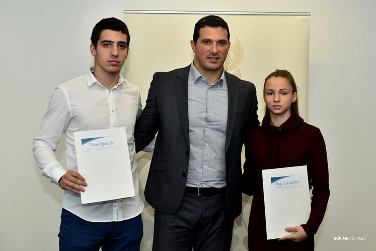 Jednogodišnje stipendije za Gojkovićevu i Liješevića