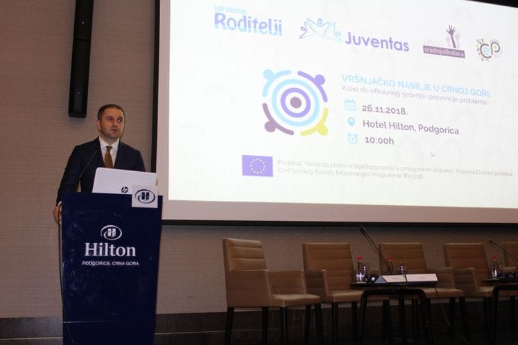 Ministarstvo prosvjete neće dozvoliti da se od nasilja okreće glava: svako peto dijete se susrelo sa nekim oblikom nasilja, formirana Komisija za borbu protiv nasilja i vandalizma