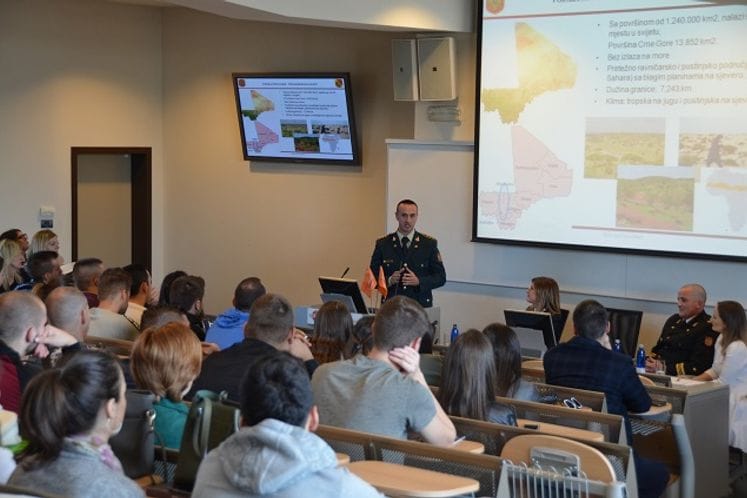 Panel na UDG: Crnogorskom vojniku je mjesto među pripadnicima oružanih snaga zemalja EU