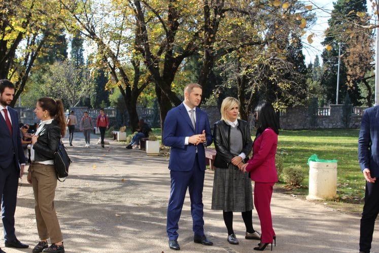 U podgoričku gimnaziju uloženo 1,2 miliona eura: u toku veliki investicioni ciklus u školama od preko 30 miliona eura