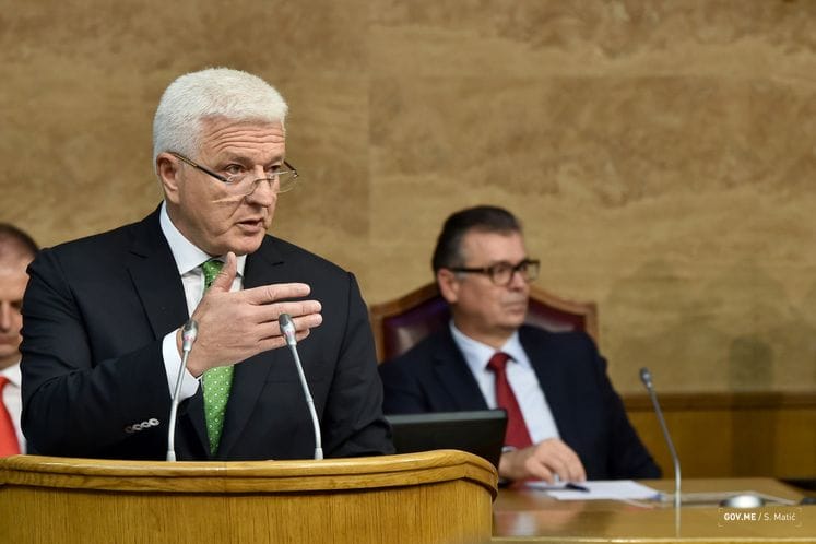 Premijer Marković na Premijerskom satu: Vlada nastavlja reformu sistema obrazovanja, raduje me da mladi dominantno vide budućnost u turizmu i poljoprivredi