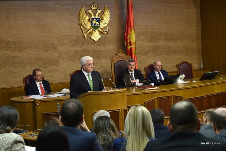 Premijer Marković: Gledamo kako niču novi kilometri savremenih puteva, a pred nama su novi skijaški centri, nove škole, vrtići, rekonstruisane bolnice...