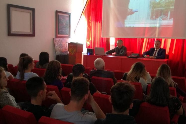 Predstavnici Agencije i Ministarstva prosvjete održali predavanje u gimnaziji "Miloje Dobrašinović" u Bijelom Polju