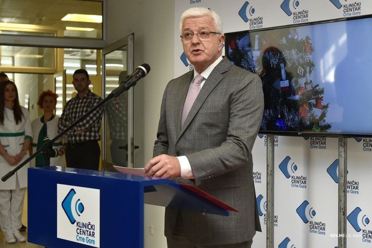 Premijer Marković u KCCG pustio u rad novi akcelerator: Obezbijedićemo zdravstvenu zaštitu kao u Evropi