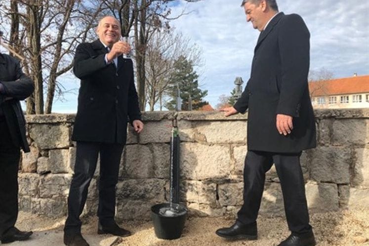 DPM Simović pays visit to Nikšić: We are improving infrastructure in order to achieve further development of economy and well-being of all citizens