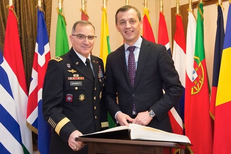 Mons: Bošković sa vrhovnim komandantom Savezničkih snaga za Evropu, generalom Skaparotijem