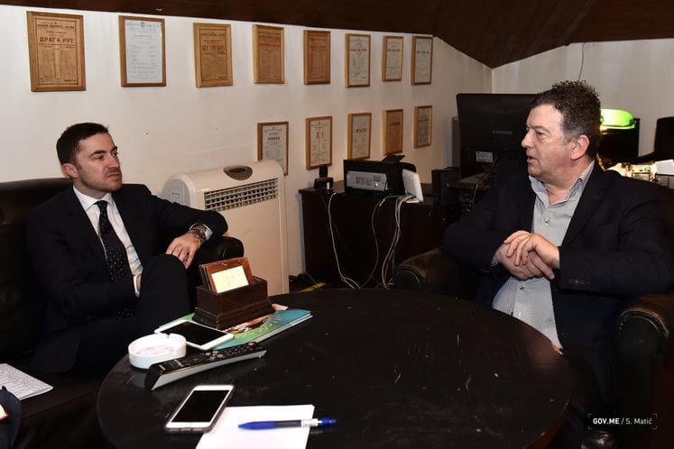 Sastanak ministra Bogdanovića sa direktorima Kraljevskog pozorišta “Zetski dom”