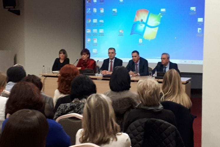 Ministar Hrapović razgovarao sa menadžmentom i upravnicima apoteka Montefarma