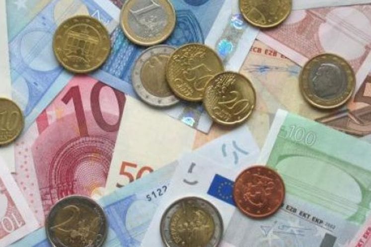 Počela isplata stipendija i studentskih kredita za januar i februar školske 2017/2018. godine